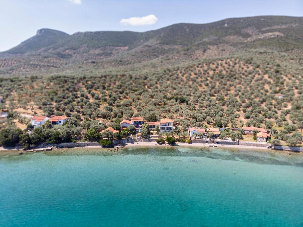 Villas Nies Seaside Appartments Szúrpi Kültér fotó
