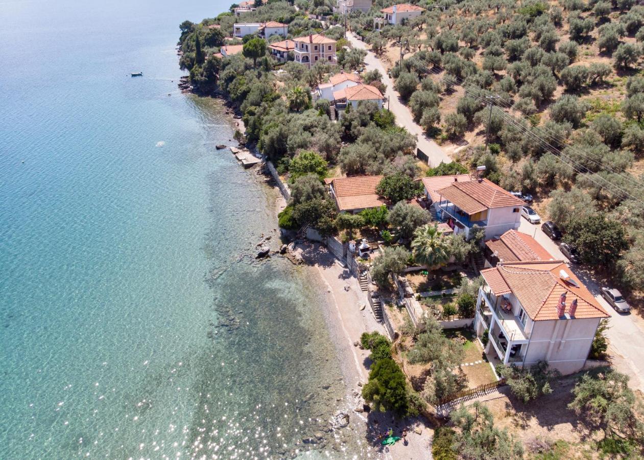 Villas Nies Seaside Appartments Szúrpi Kültér fotó