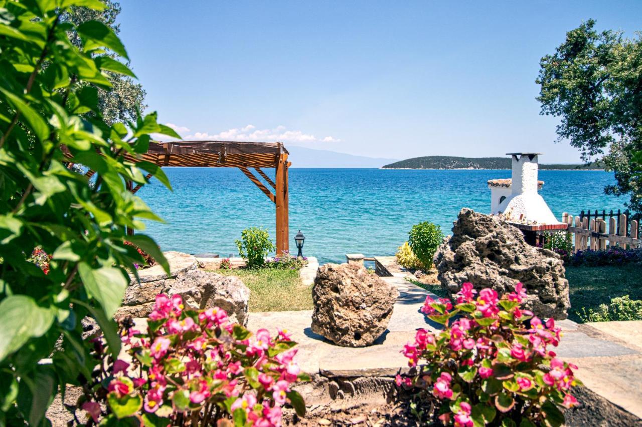 Villas Nies Seaside Appartments Szúrpi Kültér fotó