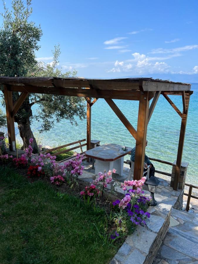 Villas Nies Seaside Appartments Szúrpi Kültér fotó