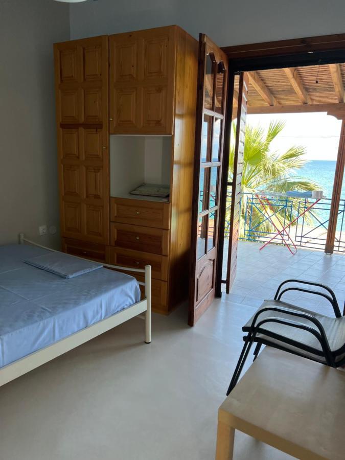 Villas Nies Seaside Appartments Szúrpi Kültér fotó