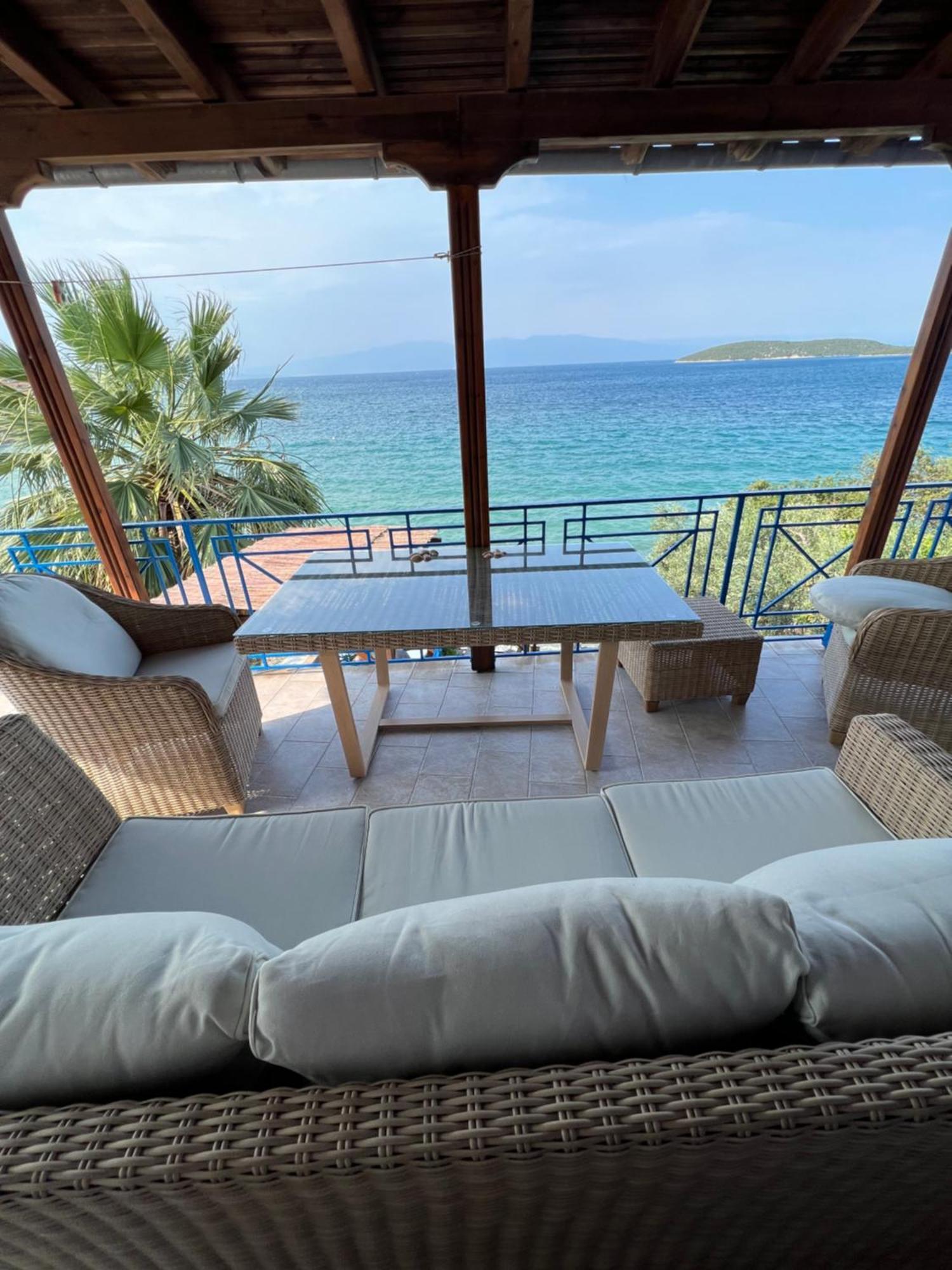 Villas Nies Seaside Appartments Szúrpi Kültér fotó