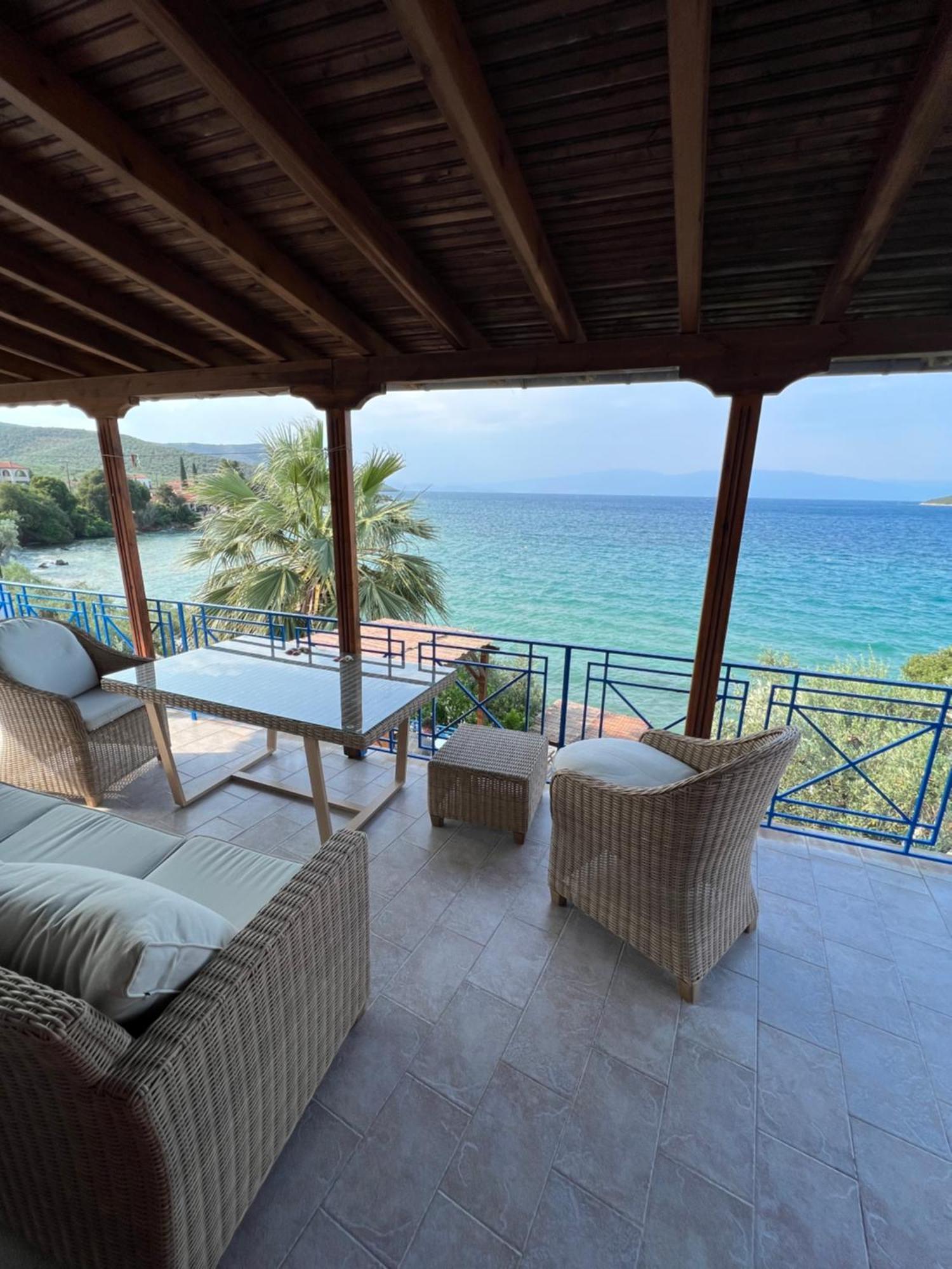 Villas Nies Seaside Appartments Szúrpi Kültér fotó