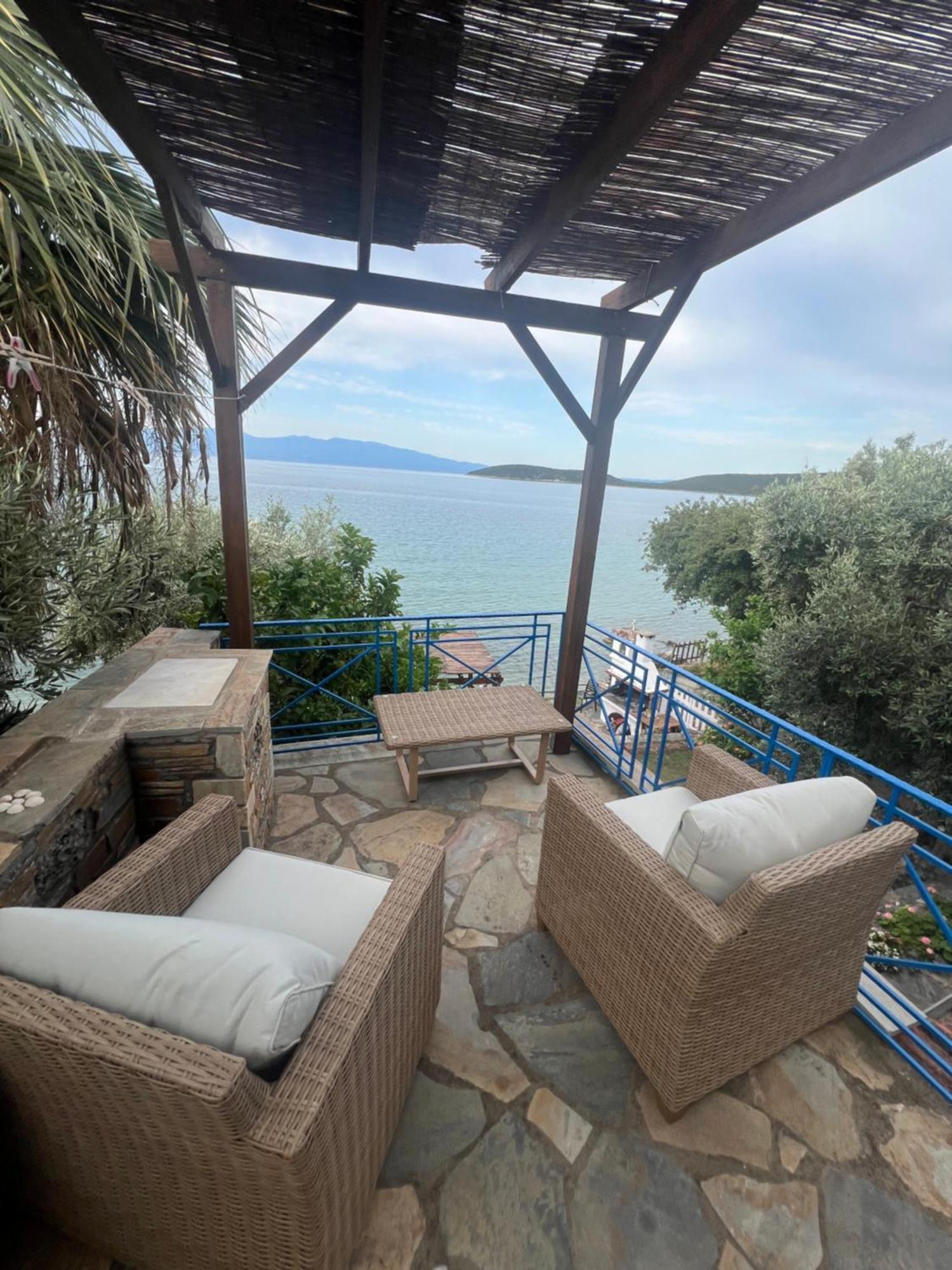 Villas Nies Seaside Appartments Szúrpi Kültér fotó