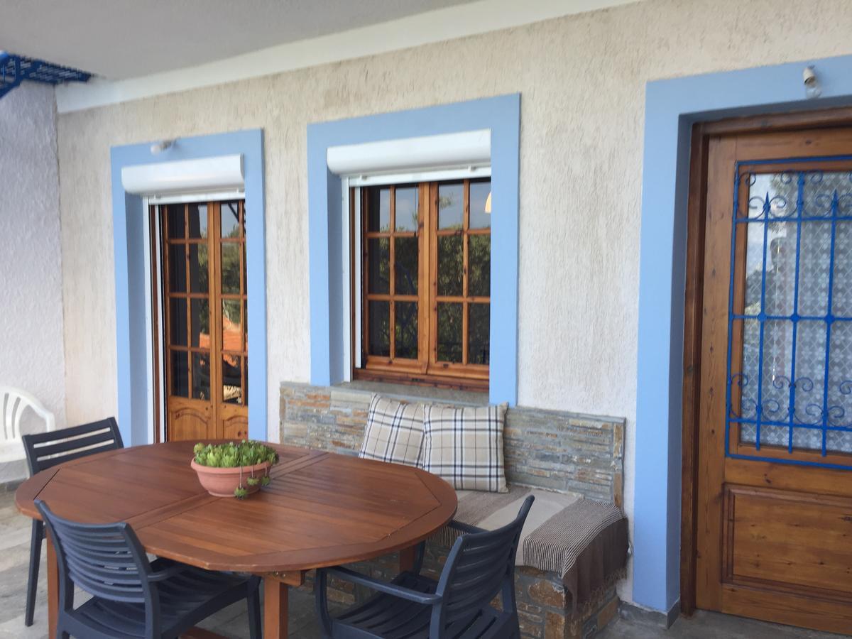 Villas Nies Seaside Appartments Szúrpi Kültér fotó
